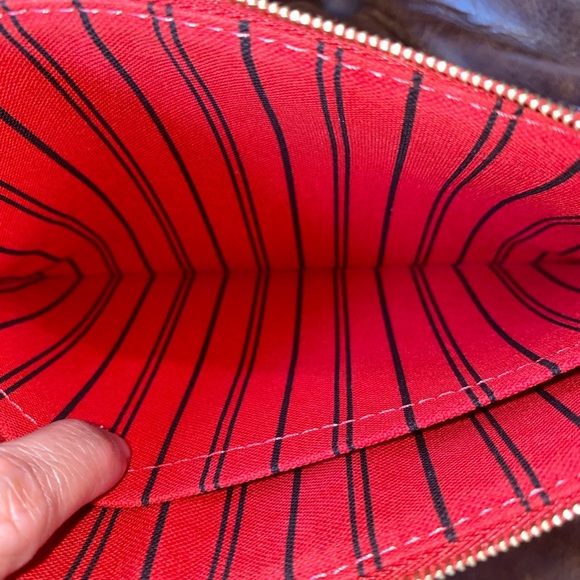 Lv Limited  edition Wrislet - Picture 13 of 15